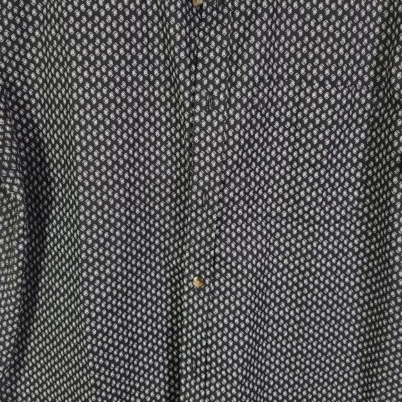 Men's Old Navy Button Up Everyday Shirt - Picture 2 of 12